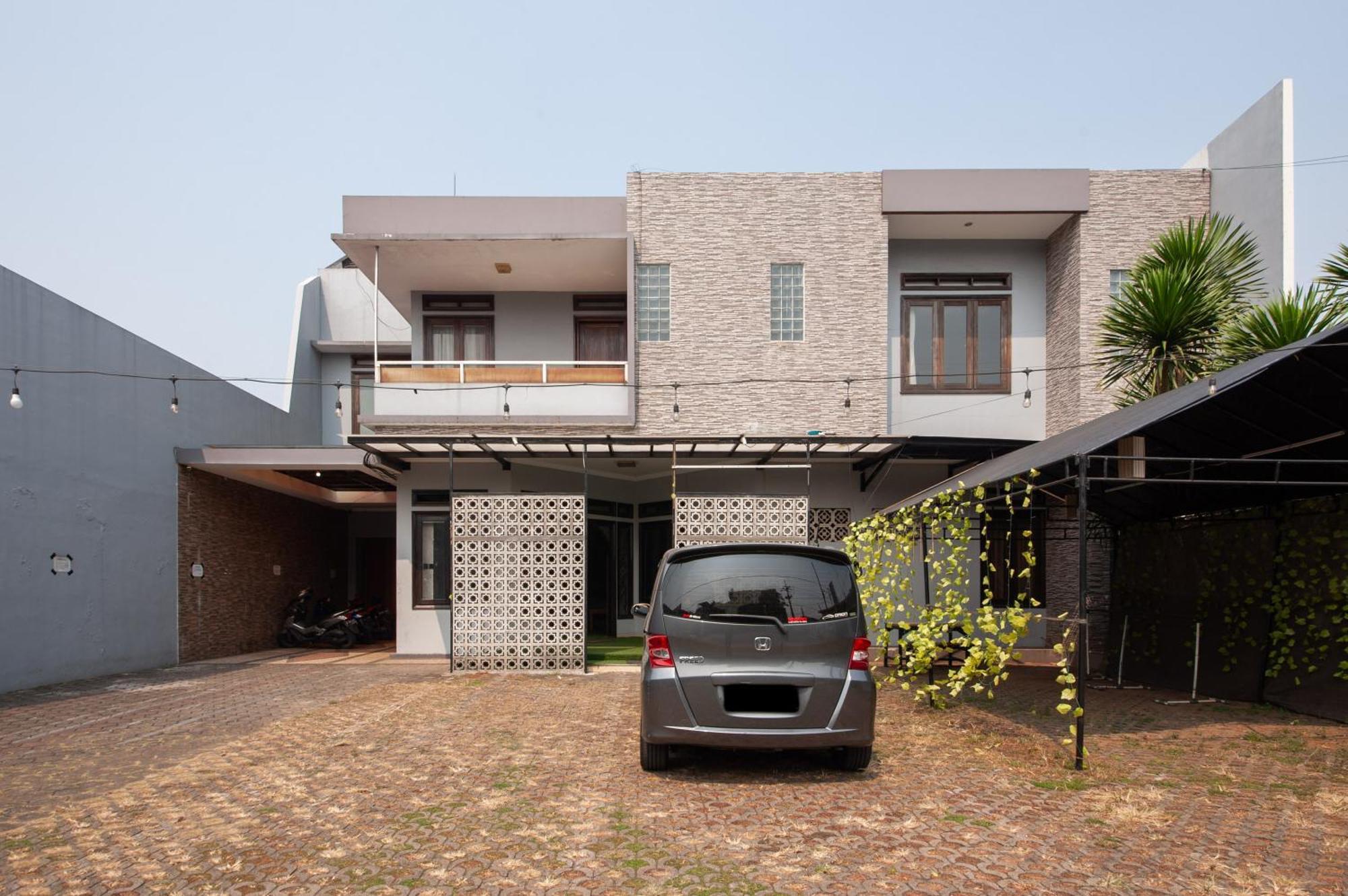 Reddoorz Plus Near Kelapa Dua Kebon Jeruk 자카르타 외부 사진