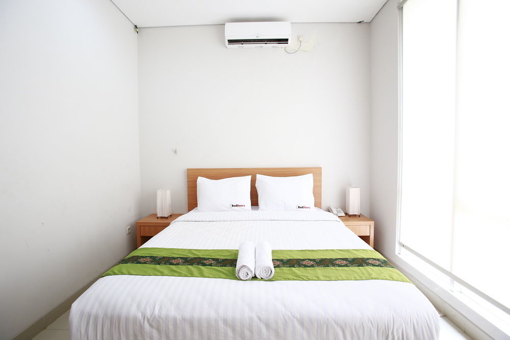 Reddoorz Plus Near Kelapa Dua Kebon Jeruk 자카르타 외부 사진