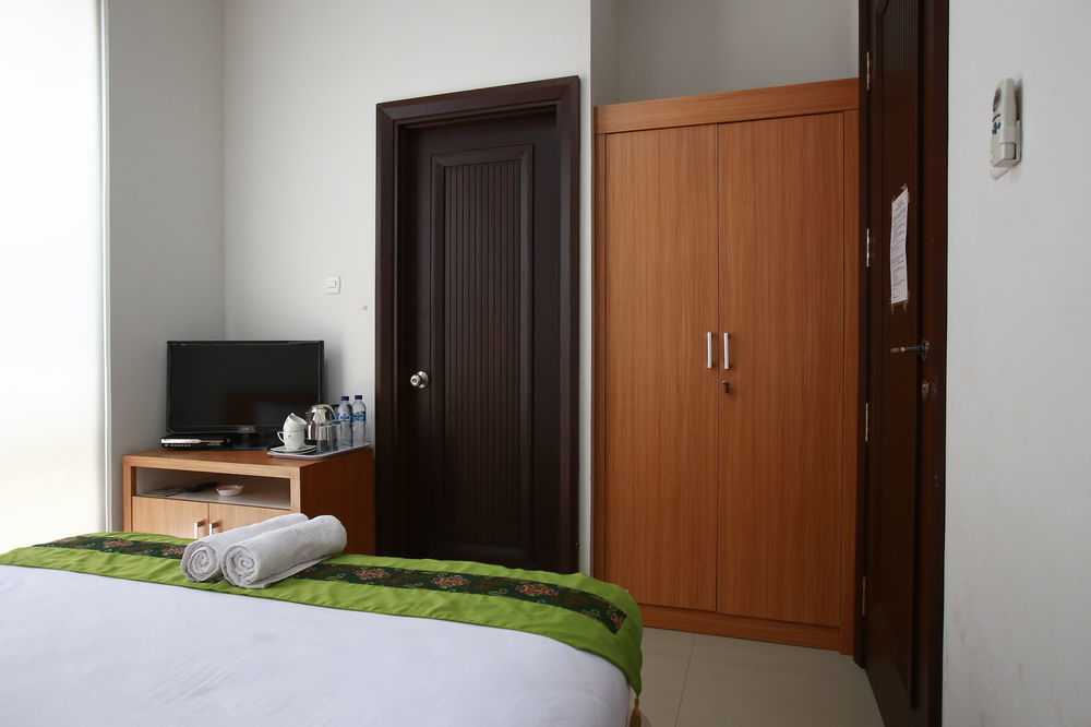 Reddoorz Plus Near Kelapa Dua Kebon Jeruk 자카르타 외부 사진
