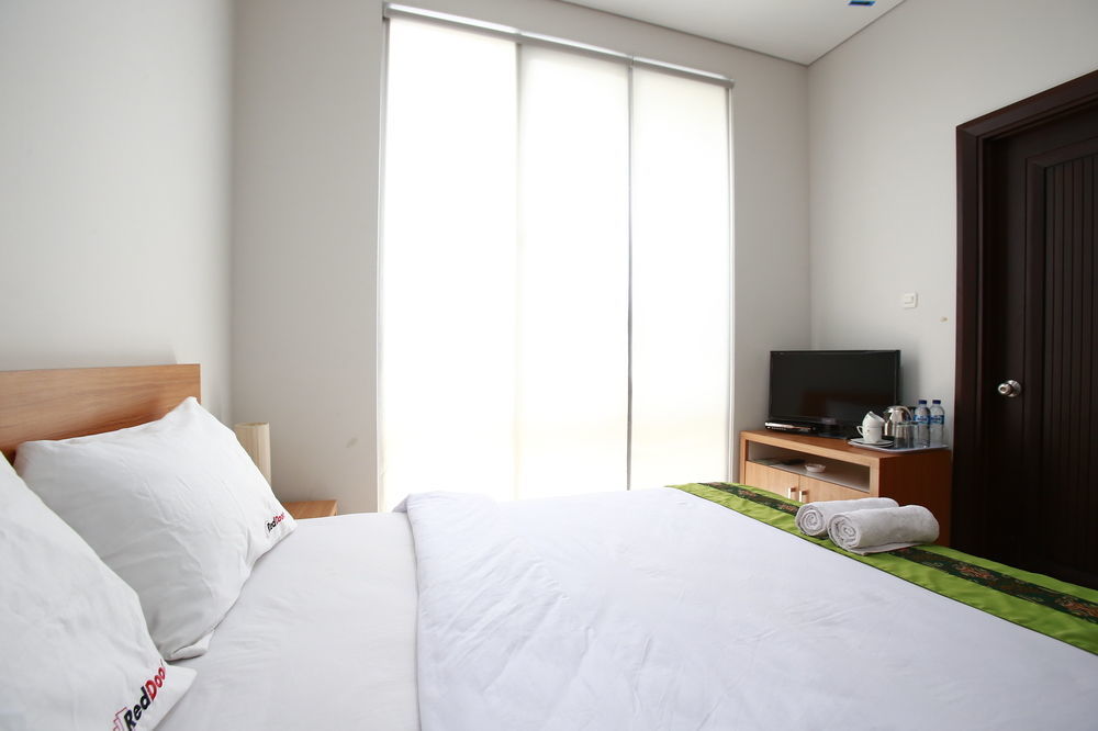 Reddoorz Plus Near Kelapa Dua Kebon Jeruk 자카르타 외부 사진