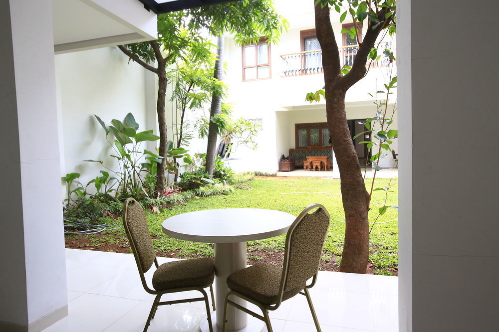 Reddoorz Plus Near Kelapa Dua Kebon Jeruk 자카르타 외부 사진